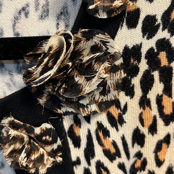 Leopard print cardigan with leopard rosettes ISA brand Size PM - Picture 3 of 7